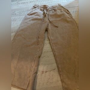 EUC Zenana wide leg crop sweat pants. Size medium